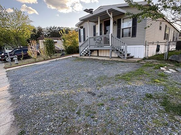 9106 Dandelion Ln