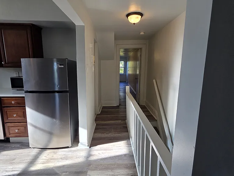 621-623 Lincoln Avenue - 7 — Photo 9