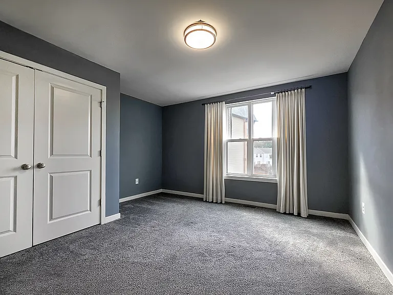 1409 Trafalgar Ln — Photo 30