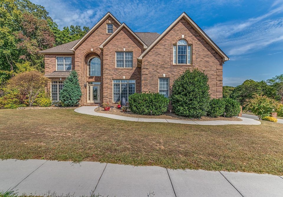 1st image of 3003 Port Royal Ln