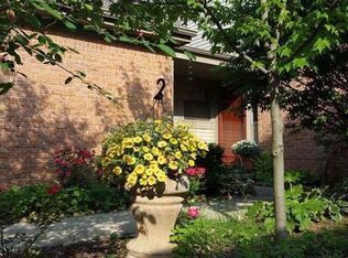 958 Ridge Ct, Brighton, MI 48116