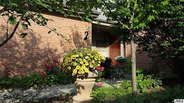 958 Ridge Ct photo 1