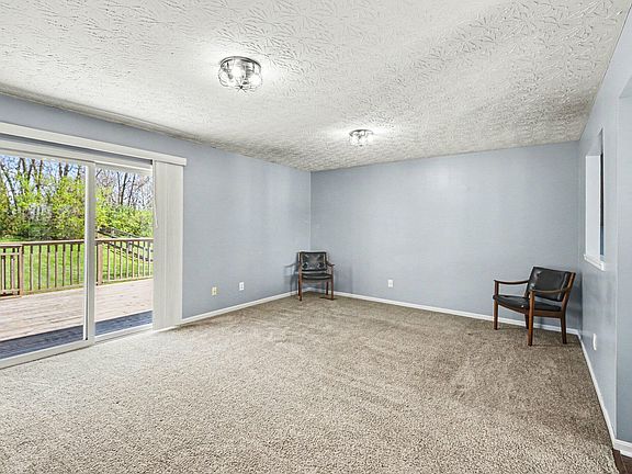 4th image of 712 Lakefield Dr