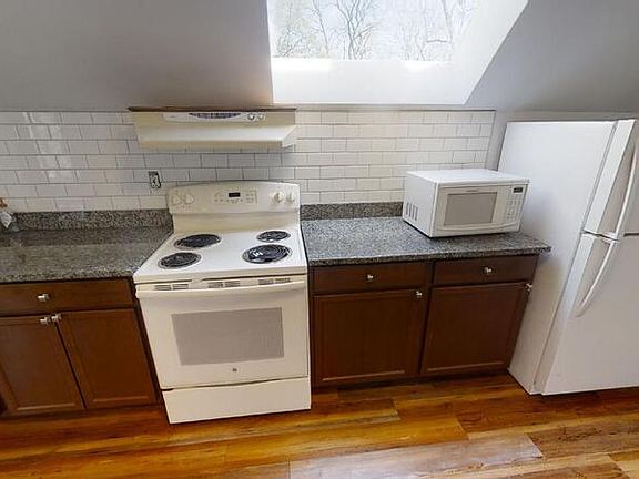 2nd image of 1218 W Huron St APT 2