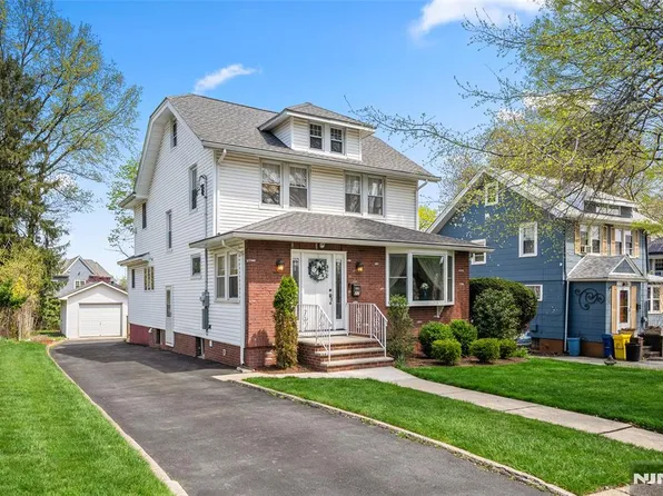 77 Oakdene Ave, Teaneck, NJ 07666