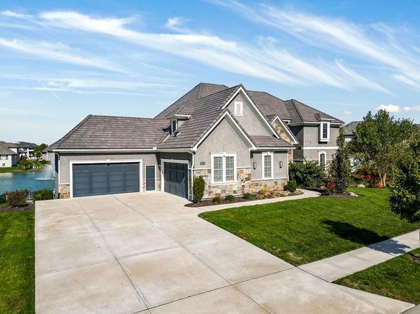 10602 W 173rd Ter, Overland Park, KS 66221