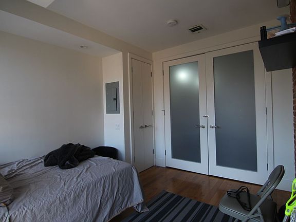 5th image of 193 Bedford Ave #4A1