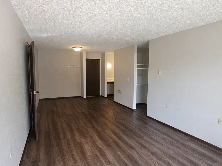 812 Hills Ave #N202 — Photo 2