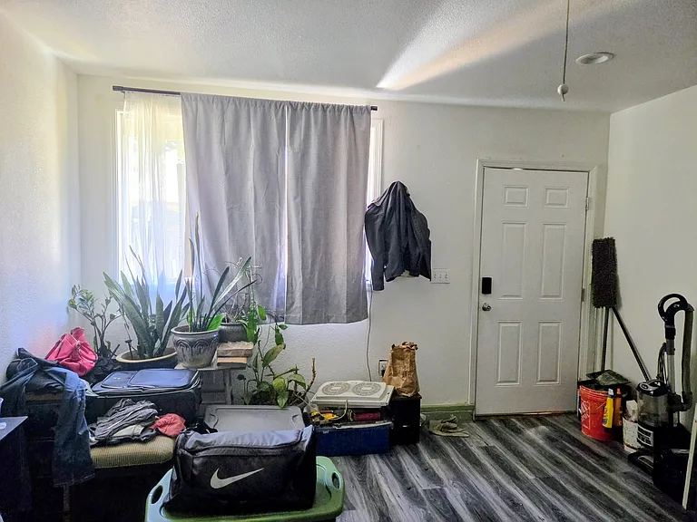 1887 Crescent Ave — Photo 17