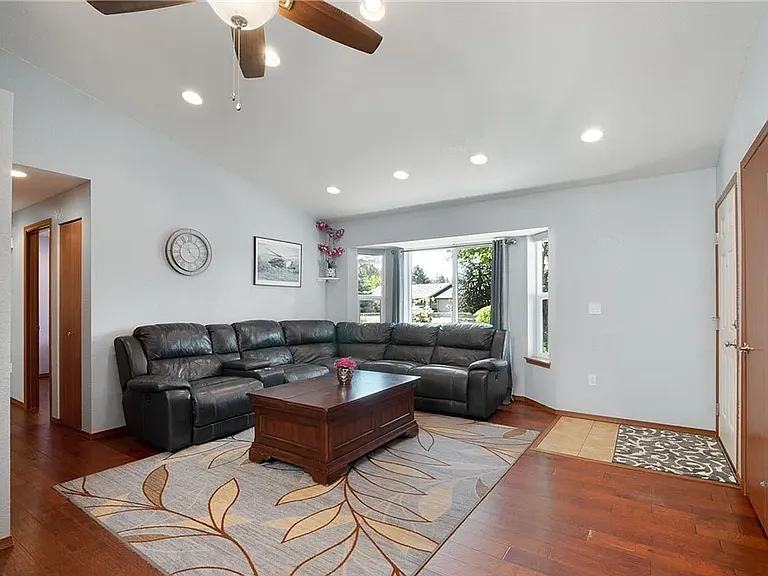 1141 Pinedrop Loop SE — Photo 7