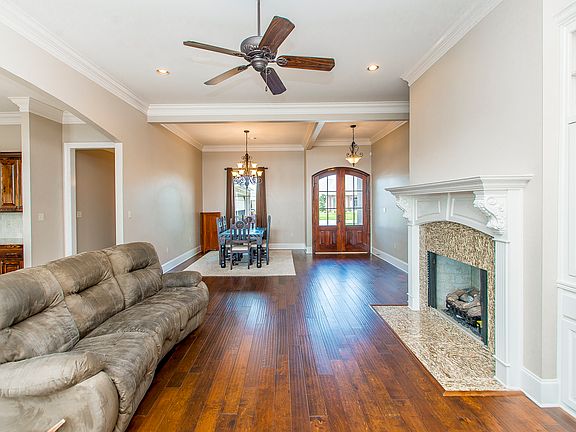 3rd image of 6390 Coushatta Dr