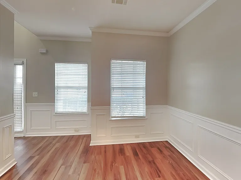 618 Maltese Dr — Photo 3