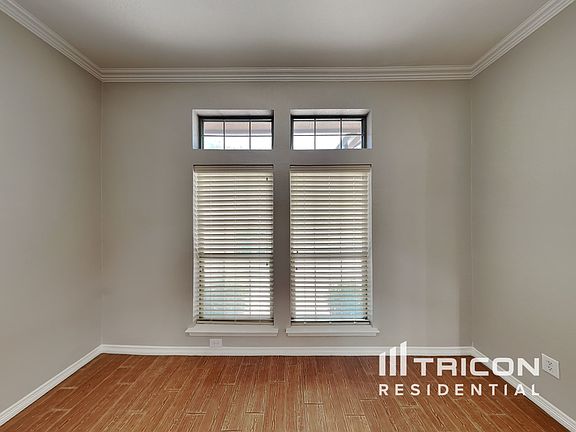 4th image of 3030 Coventry Ln