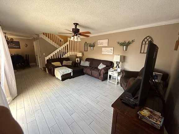 4th image of 751 SW 120th Way #751