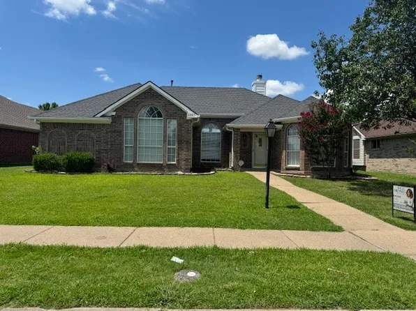 2327 Stillwater Dr, Mesquite, TX 75181