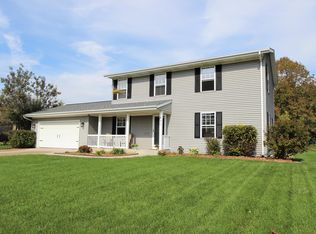 490 Braatz Dr, Kewaskum, WI 53040