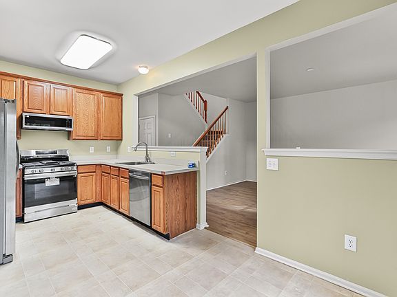 4th image of 132 Rittenhouse Dr #1