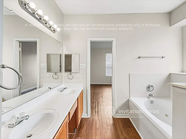 3807 Liberty Square Trl — Photo 12
