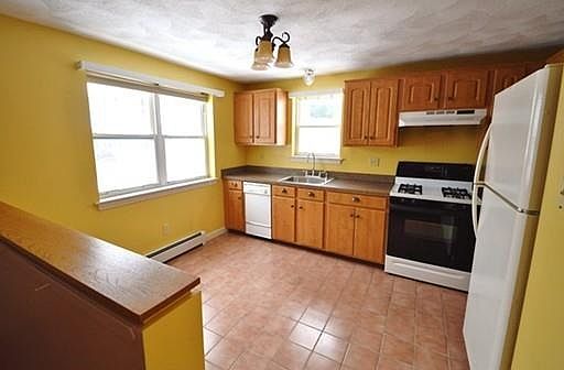 3rd image of 12 W Hill Dr