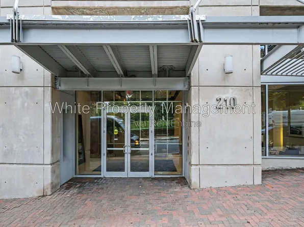 210 N Church St, Charlotte, NC