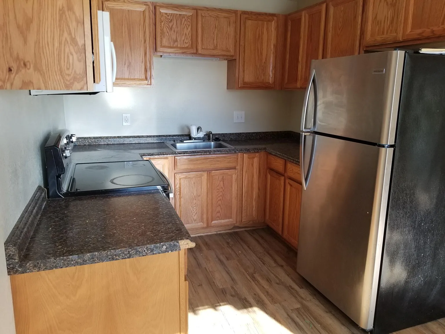 2 bed, 934 sqft, $1,695 — Photo 3