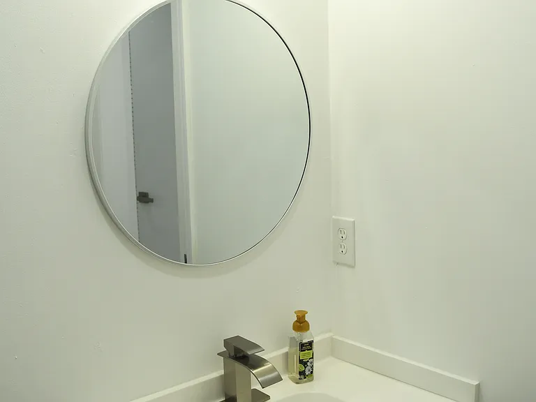 215 Leroy Ave #B — Photo 7
