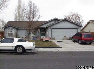 702 Shadow Ln, Fernley, NV