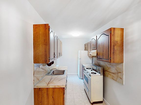 4th image of 3344 Junction Blvd APT 2L