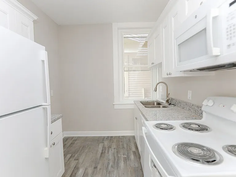 303 North St — Photo 9