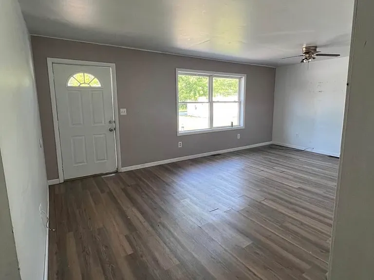 5065 Saint Clair Hwy #3 — Photo 4