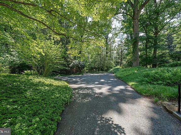 2nd image of 932 Westtown Rd