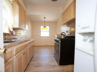 4117 Stonehaven Rd, South Euclid, OH 44121