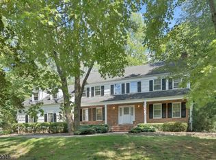 11 Walnut Cir, Basking Ridge, NJ 07920