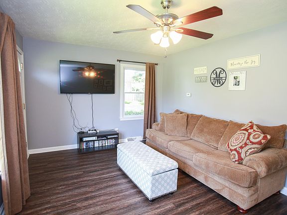 5th image of 2521 Bradley Ave