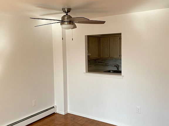 5th image of 373 Cumberland St #2