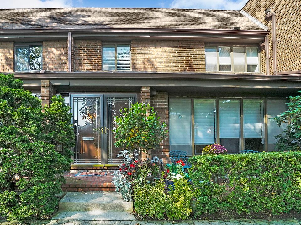 1st image of 26 Acorn Ponds Dr #260