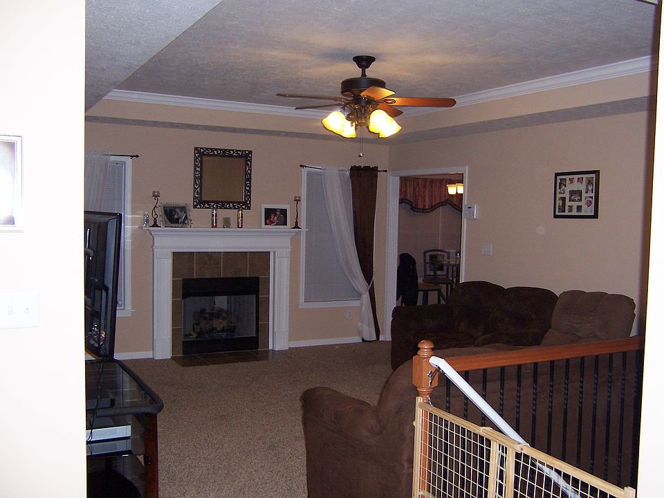 2nd image of 272 Meadowcrest Dr