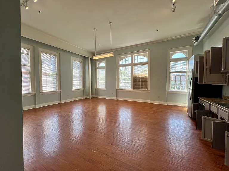 715 Sherman St #10 — Photo 3