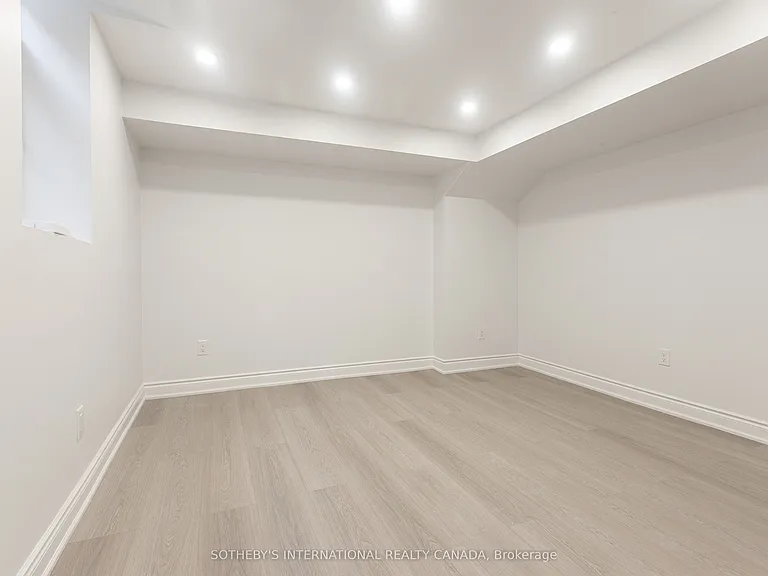 1182 Blueheron Blvd #BASEMENT — Photo 9