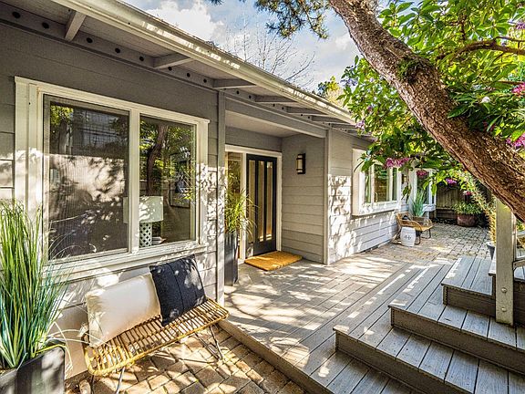 3rd image of 28 Bayview Avenue