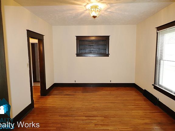 4th image of 6805 Ballard Ave