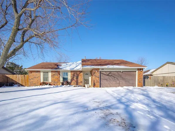 625 Champion Ln, Moore, OK 73160