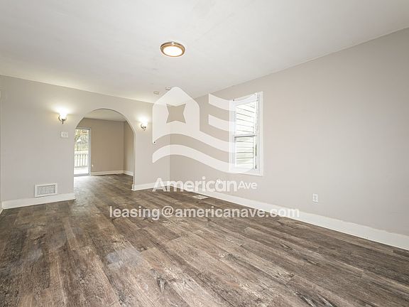 1132728_005_living_room_4.jpg