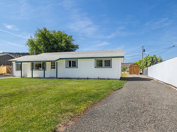 2nd image of 2784 SE Slayton Ct