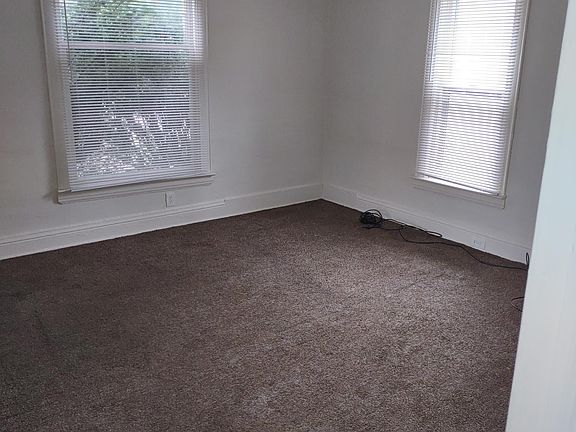 5th image of 11425 N Saginaw St #1