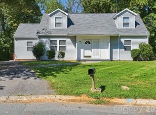 5111 Belcamp Ln, Charlotte, NC 28215