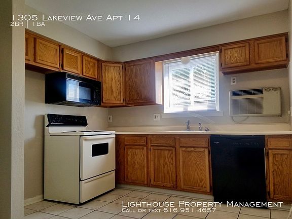 3rd image of 1305 Lakeview Ave APT 14