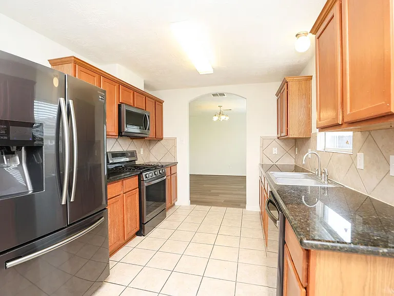 5007 Creekbridge Ct — Photo 11