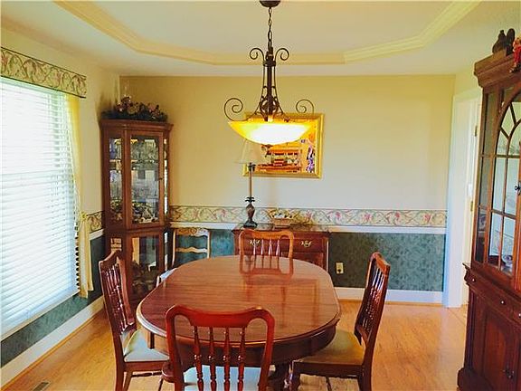 3rd image of 15801 Country Ln W