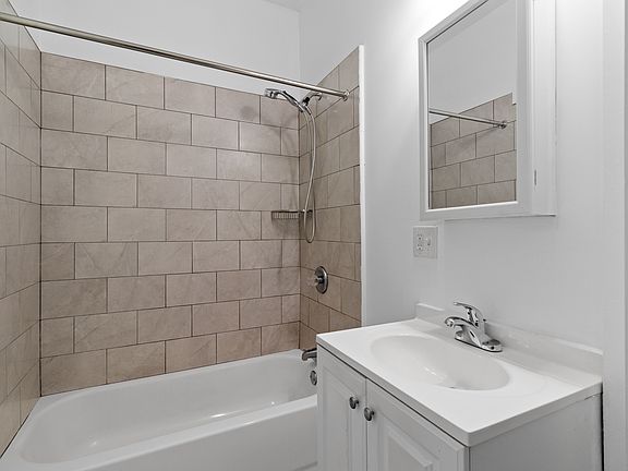 5th image of 374 Orchard St APT 3